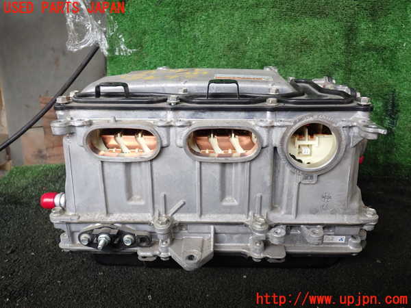 1UPJ-26406916]エスクァイアハイブリッド(ZWR80G)インバーターコンバーター 中古_m0002.jpg