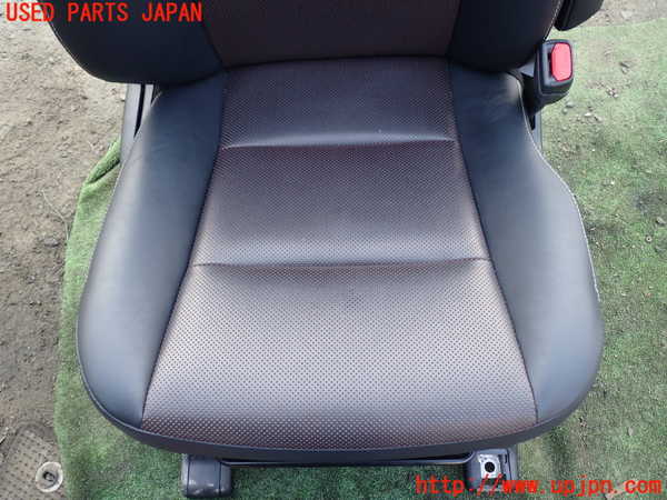 5UPJ-26407035]エスクァイアハイブリッド(ZWR80G)運転席シート 中古_m0003.jpg
