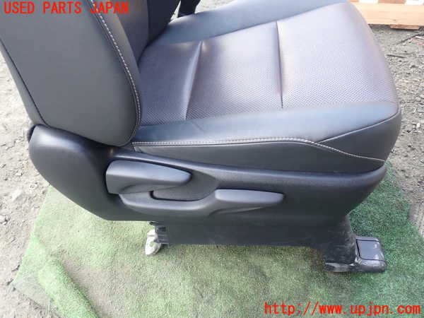 5UPJ-26407035]エスクァイアハイブリッド(ZWR80G)運転席シート 中古_m0004.jpg