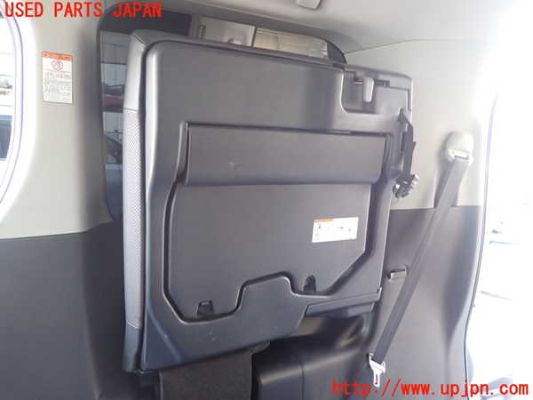 1UPJ-26407235]エスクァイアハイブリッド(ZWR80G)右3列目シート 中古_m0005.jpg