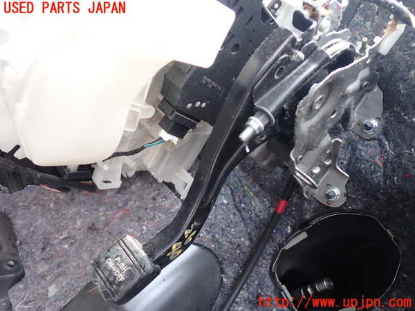 1UPJ-26407550]エスクァイアハイブリッド(ZWR80G)サイドブレーキレバー 中古_m0001.jpg