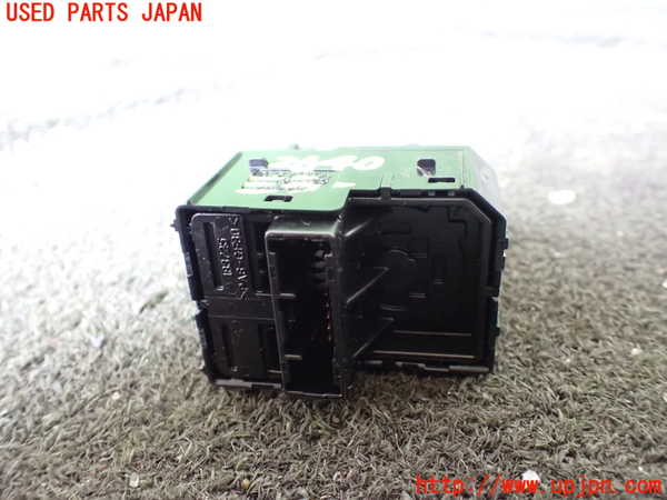 1UPJ-26406280]エスクァイアハイブリッド(ZWR80G)ミラースイッチ 中古_m0002.jpg
