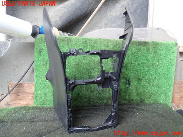 1UPJ-26407549]エスクァイアハイブリッド(ZWR80G)コンソール 中古_m0001.jpg