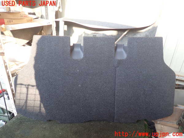 5UPJ-26407771]エスクァイアハイブリッド(ZWR80G)ラゲッジトレイ1 中古_m0001.jpg