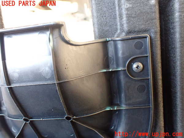 5UPJ-26407771]エスクァイアハイブリッド(ZWR80G)ラゲッジトレイ1 中古_m0003.jpg