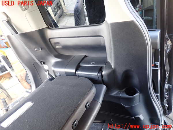 5UPJ-26407680]エスクァイアハイブリッド(ZWR80G)左リアピラートリム 中古_m0004.jpg