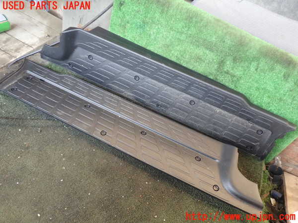 1UPJ-26407740]エスクァイアハイブリッド(ZWR80G)スカッフプレート 中古_m0001.jpg