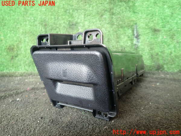 1UPJ-26407810]エスクァイアハイブリッド(ZWR80G)ドリンクホルダー 中古_m0001.jpg