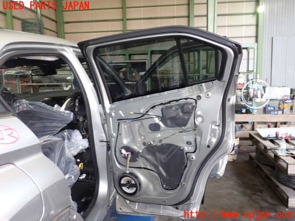 2UPJ-26411290]エクリプスクロス PHEV(GL3W)右後ドア (43R-00150 M2L3) 中古_m0003.jpg