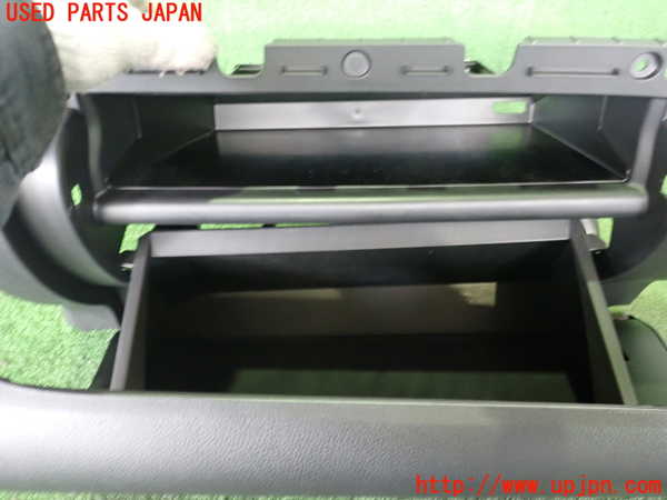 2UPJ-26417516]エクリプスクロス PHEV(GL3W)グローブボックス1 中古_m0003.jpg