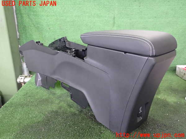 2UPJ-26417540]エクリプスクロス PHEV(GL3W)センターコンソール 中古_m0001.jpg