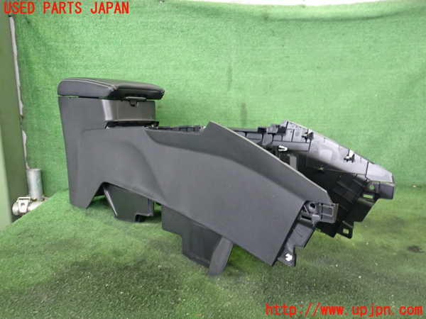 2UPJ-26417540]エクリプスクロス PHEV(GL3W)センターコンソール 中古_m0002.jpg