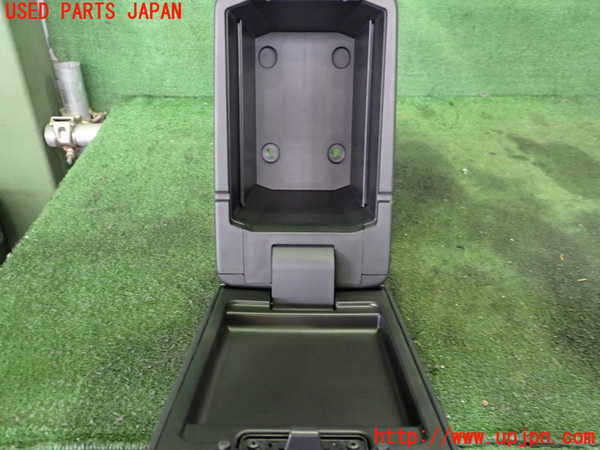 2UPJ-26417540]エクリプスクロス PHEV(GL3W)センターコンソール 中古_m0004.jpg
