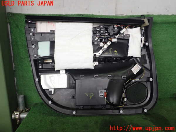 2UPJ-26411234]エクリプスクロス PHEV(GL3W)右前ドア内張り 中古_m0002.jpg
