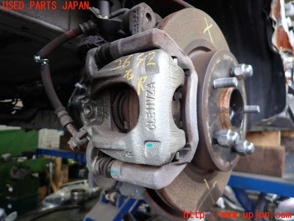 2UPJ-26424090]日産リーフ(ZE1)右リアキャリパー 中古_m0001.jpg