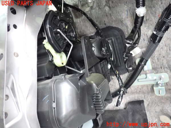 2UPJ-26426081]日産リーフ(ZE1)エバポレーター1 中古_m0003.jpg