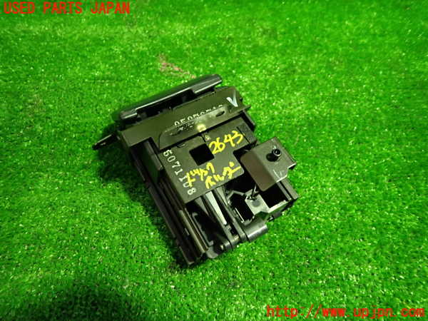 1UPJ-26437810]フェアレディZロードスター(HZ33)ドリンクホルダー 中古_m0003.jpg
