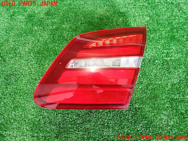 5UPJ-26461550]ベンツ B180(246242)(W246)右リアフィニッシャー 中古_m0001.jpg