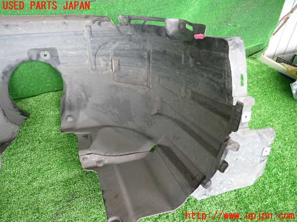 2UPJ-26461090]ベンツ B180(246242)(W246)右前フェンダーライナー 中古_m0003.jpg