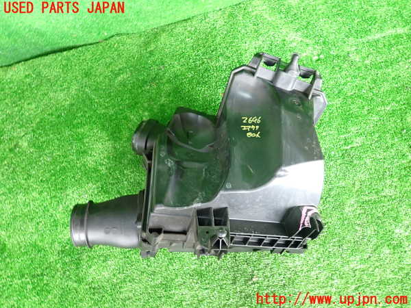 2UPJ-26462560]ベンツ B180(246242)(W246)エアクリーナーボックス 中古_m0003.jpg