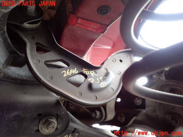 5UPJ-26465146]ベンツ B180(246242)(W246)右リアアッパーアーム1 中古_m0001.jpg