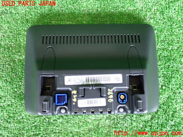 5UPJ-26466629]ベンツ B180(246242)(W246)モニター 中古_m0002.jpg