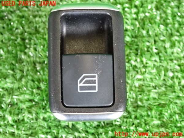 2UPJ-26466245]ベンツ B180(246242)(W246)左前パワーウィンドウスイッチ 中古_m0001.jpg