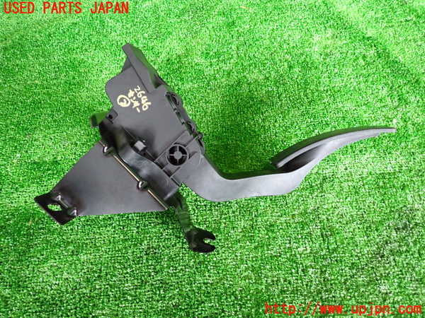2UPJ-26466382]ベンツ B180(246242)(W246)センサー2 (アクセルペダル) 中古_m0002.jpg