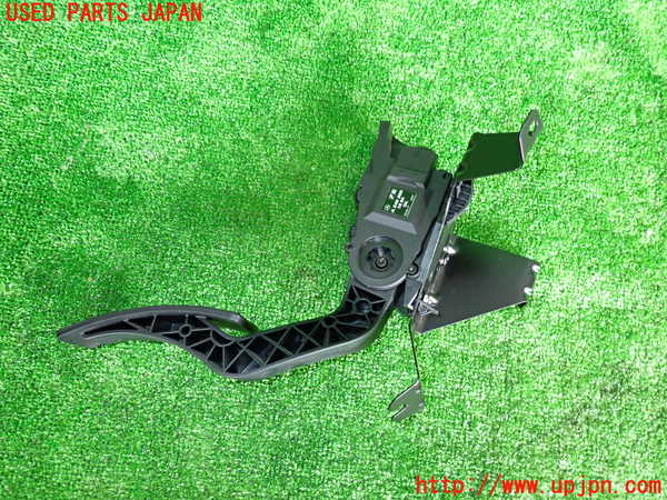 2UPJ-26466382]ベンツ B180(246242)(W246)センサー2 (アクセルペダル) 中古_m0003.jpg