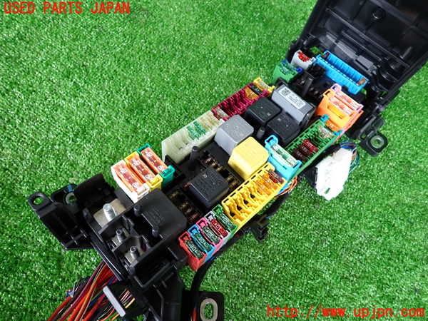 2UPJ-26466742]ベンツ B180(246242)(W246)ヒューズボックス2 中古_m0004.jpg