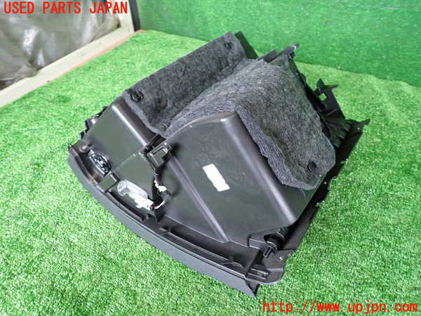 2UPJ-26467516]ベンツ B180(246242)(W246)グローブボックス1 中古_m0003.jpg