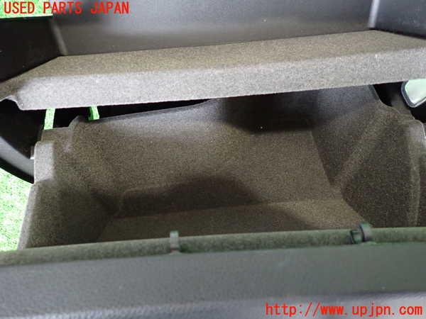 2UPJ-26467516]ベンツ B180(246242)(W246)グローブボックス1 中古_m0005.jpg