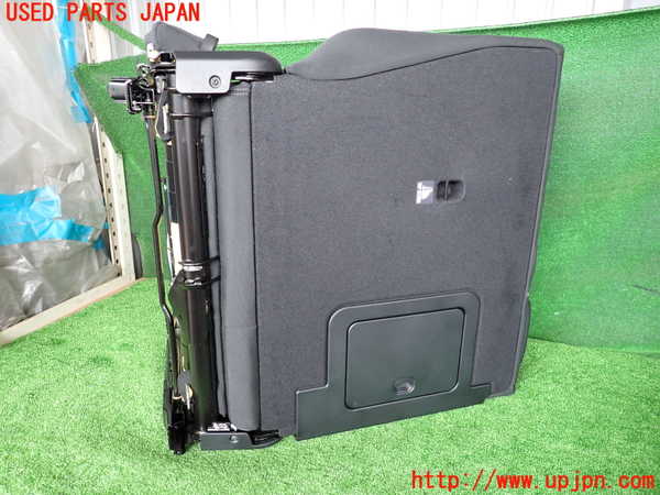 5UPJ-26467435]ベンツ B180(246242)(W246)左リアシート 中古_m0004.jpg