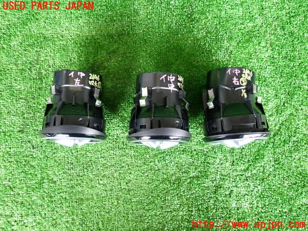 5UPJ-26467528]ベンツ B180(246242)(W246)エアコン吹き出し口3 (真中) 中古_m0002.jpg