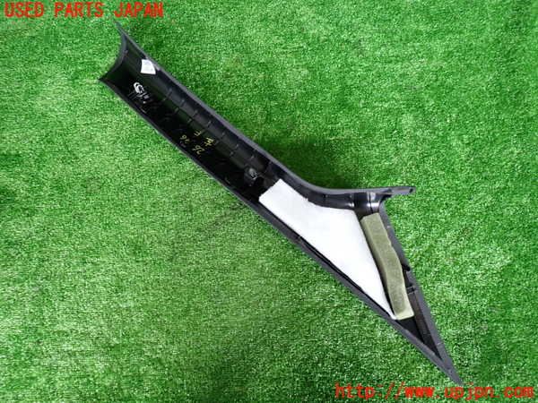 2UPJ-26467660]ベンツ B180(246242)(W246)左フロントピラートリム 中古_m0002.jpg