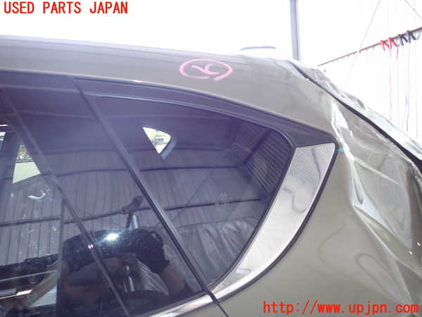 5UPJ-26471382]CX-5(KF2P)左クォーターガラス (43R-005844) 中古_m0001.jpg