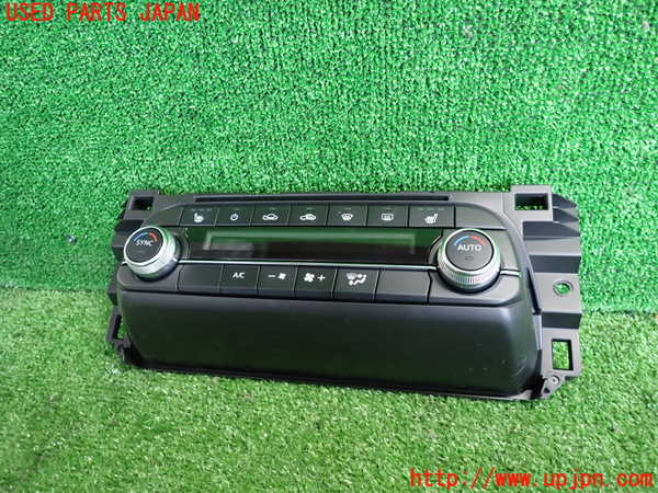 2UPJ-26476066]CX-5(KF2P)エアコンスイッチ1 中古_m0001.jpg