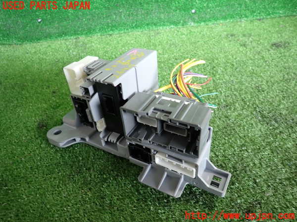 2UPJ-26476742]CX-5(KF2P)ヒューズボックス2 中古_m0001.jpg