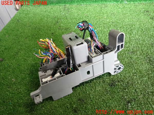 2UPJ-26476742]CX-5(KF2P)ヒューズボックス2 中古_m0002.jpg