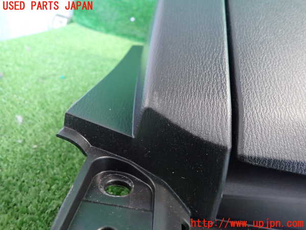 2UPJ-26477516]CX-5(KF2P)グローブボックス1 中古_m0003.jpg