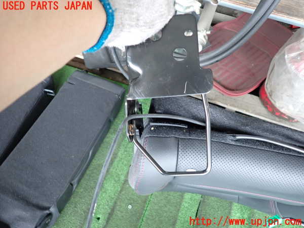 2UPJ-26477385]CX-5(KF2P)リアシート 中古_m0005.jpg