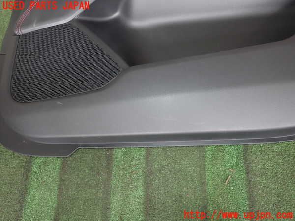 2UPJ-26471234]CX-5(KF2P)右前ドア内張り 中古_m0002.jpg