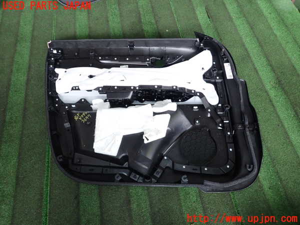 2UPJ-26471234]CX-5(KF2P)右前ドア内張り 中古_m0004.jpg