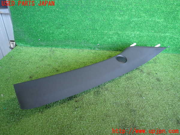 2UPJ-26477655]CX-5(KF2P)右フロントピラートリム 中古_m0001.jpg