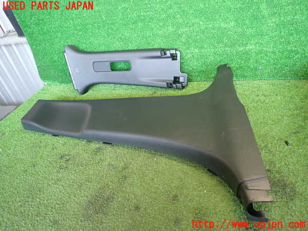 2UPJ-26477665]CX-5(KF2P)右センターピラートリム 中古_m0001.jpg