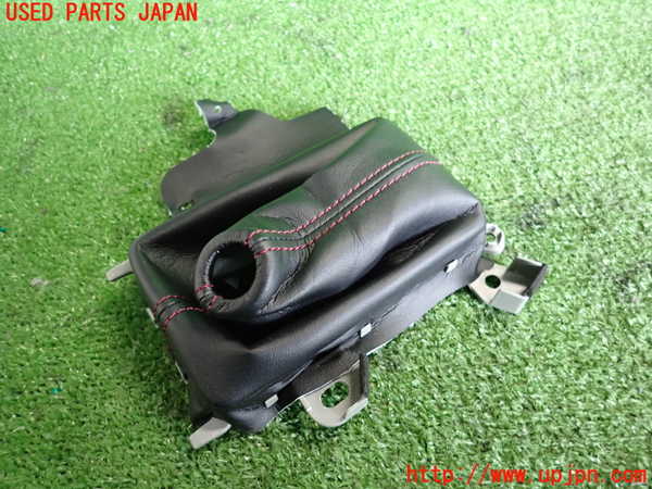 2UPJ-26477575]CX-5(KF2P)シフトブーツ 中古_m0001.jpg