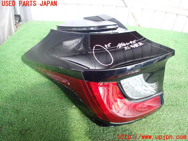 5UPJ-26481536]ヤリス(YARIS) ハイブリッド(MXPH15)左テールランプ 中古_m0001.jpg