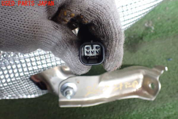 2UPJ-26482041]ヤリス(YARIS) ハイブリッド(MXPH15)エキマニ1 中古_m0005.jpg
