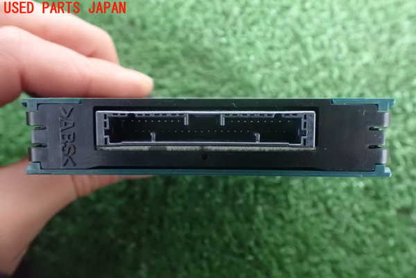 2UPJ-26486153]ヤリス(YARIS) ハイブリッド(MXPH15)コンピューター8 (クリアランスソナー) 中古_m0003.jpg