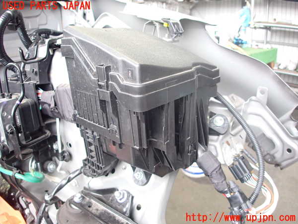 2UPJ-26486741]ヤリス(YARIS) ハイブリッド(MXPH15)ヒューズボックス1 中古_m0002.jpg